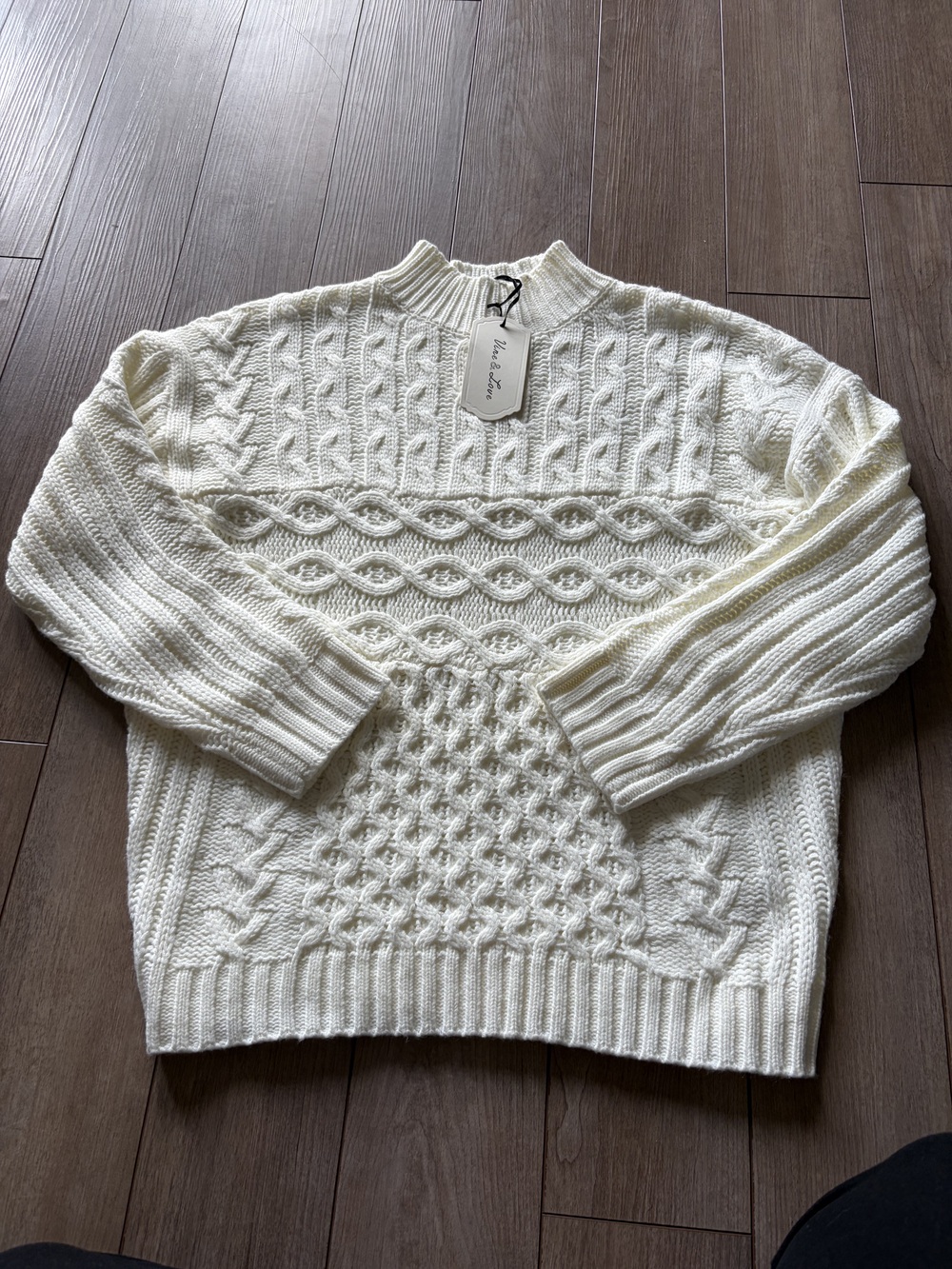 Vine & Love Women's Cable Knit Sweater Cream Size Small Chunky Pullover